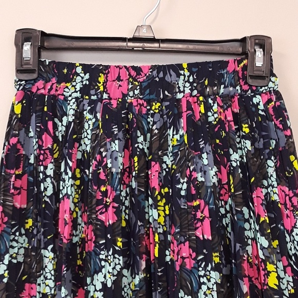 KIMCHI Blue Black & Pink Floral Hi Low Skirt - Picture 5 of 8